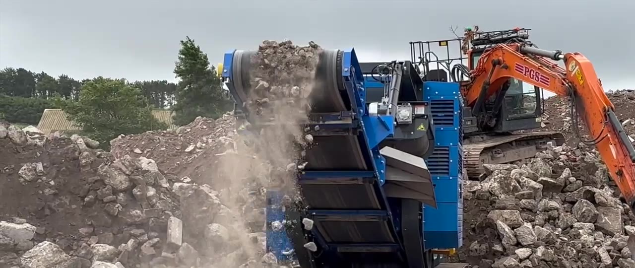 JTEC tracked jaw crusher