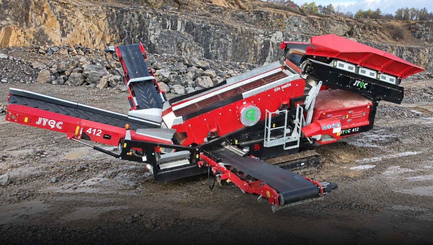 JTEC 412 tracked screener in a quarry
